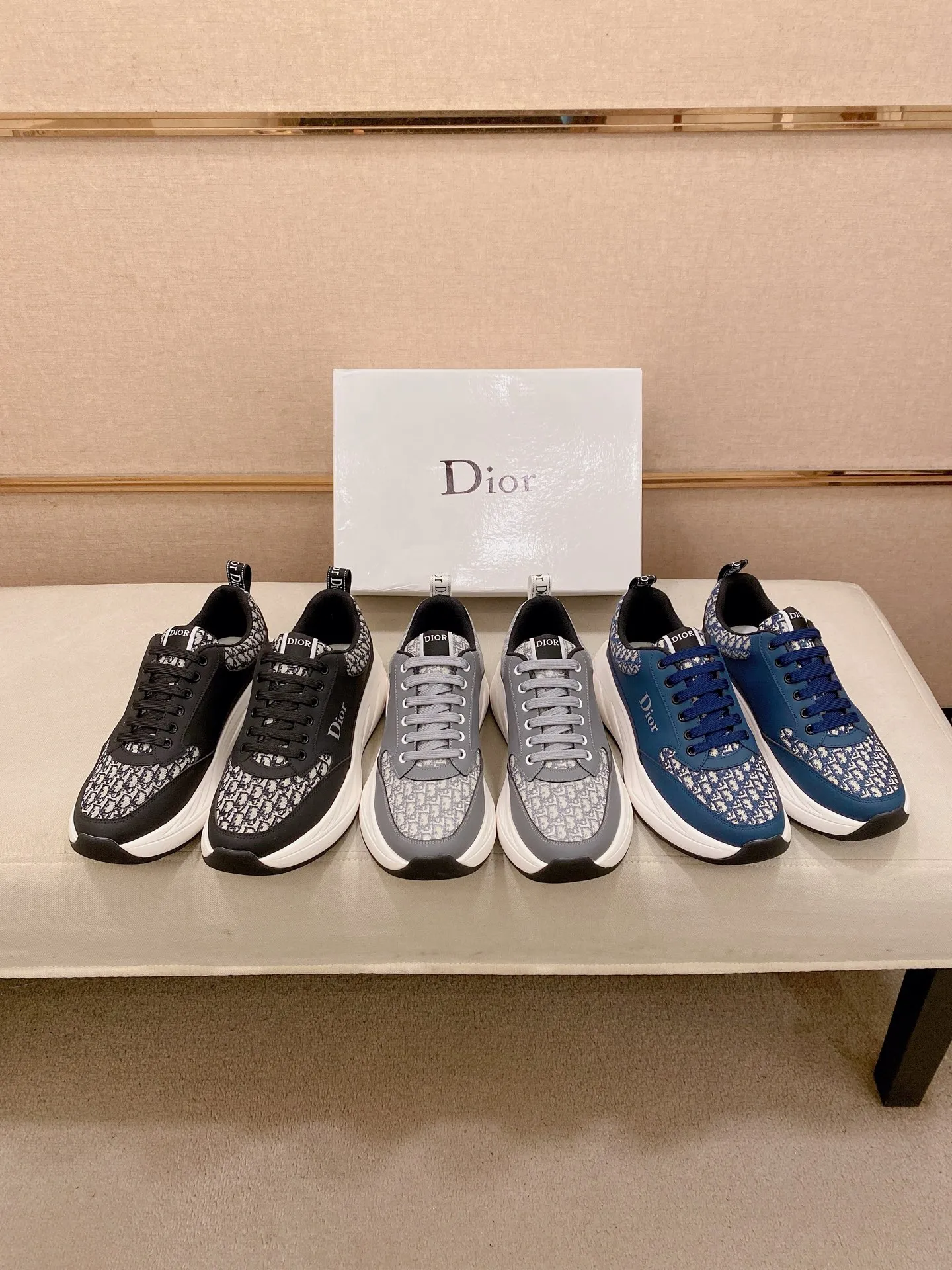 Factory price: 442💰[Dior·Dior] New casual sports style men's shoes, new spring and summer design, perfect workmanship, lace-up lazy style to create wardrobe quality, upper: imported first-layer cowhide, sheepskin lining is soft and comfortable, ultra-light TPU wear-resistant outsole, simple, versatile fashion men's shoes, excellent color code number 38--44. Can be customized for 45 non-refundable!